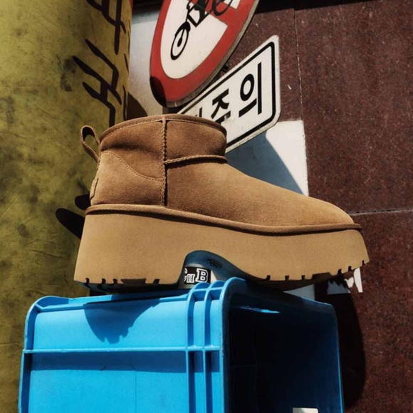 New UGG Heights Collection Classic Ultra Mini New Heights Platform Boot (Women) - Picture 10 of 11